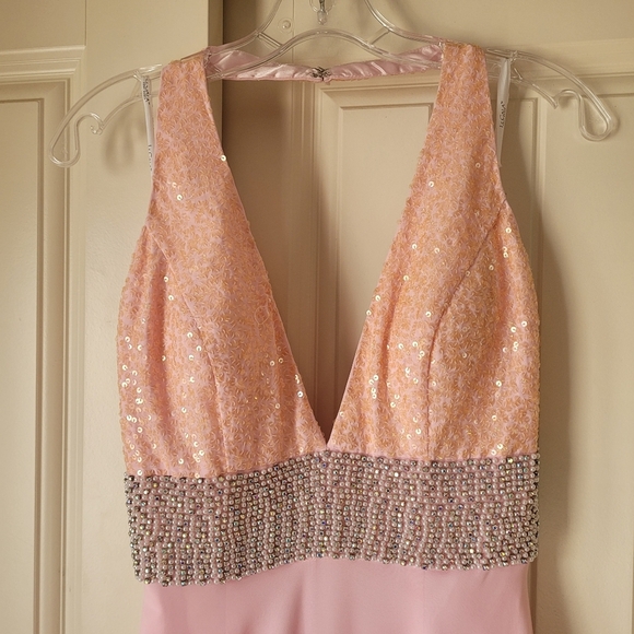 Le Gala Tony Bowls pink Halter Ball Gown size 6 - Picture 2 of 10